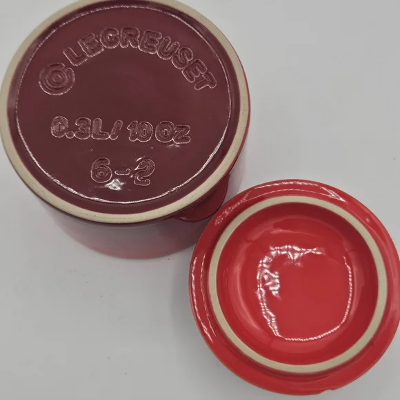 Le Creuset Lidded Sugar Bowl Red Cerise Ombre Stoneware **DAMAGED - Picture 5 of 7